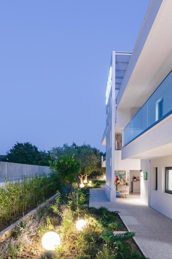 Mariya Art Living Apartment เนอา สกีโอนี ภายนอก รูปภาพ